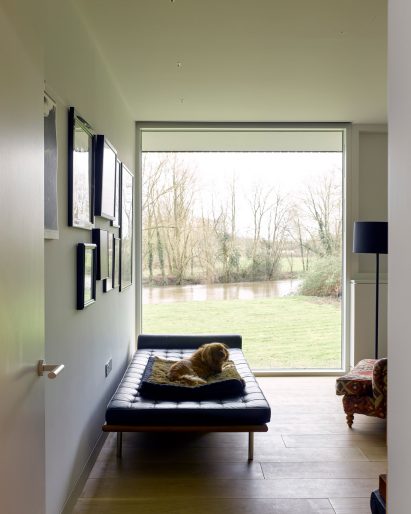 Narula House by John Pardey Architects