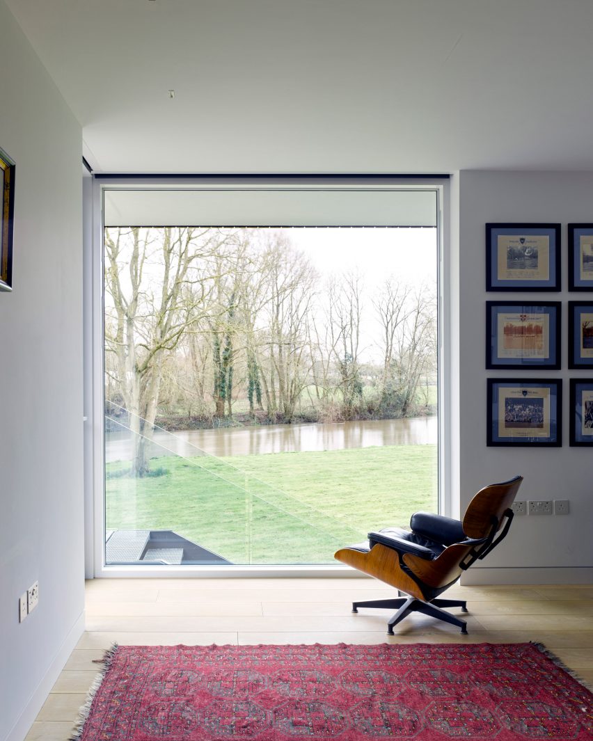 Narula House by John Pardey Architects