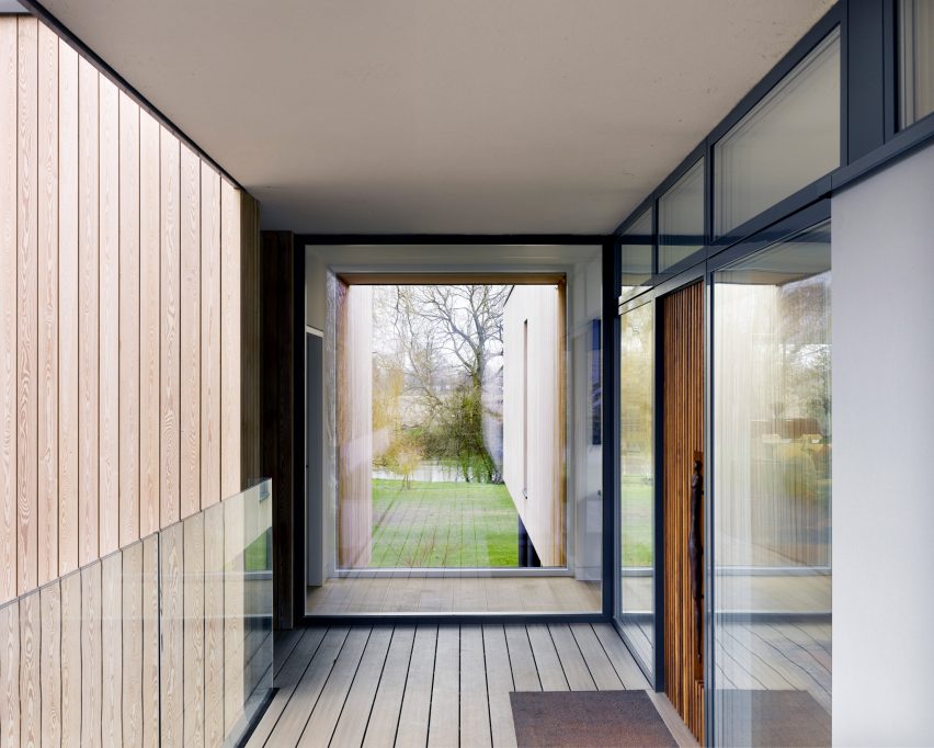 Narula House by John Pardey Architects