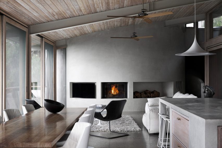 Ocean House by Rob Mills Architecture & Interiors living room