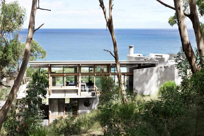Ocean House by Rob Mills Architecture & Interiors exterior