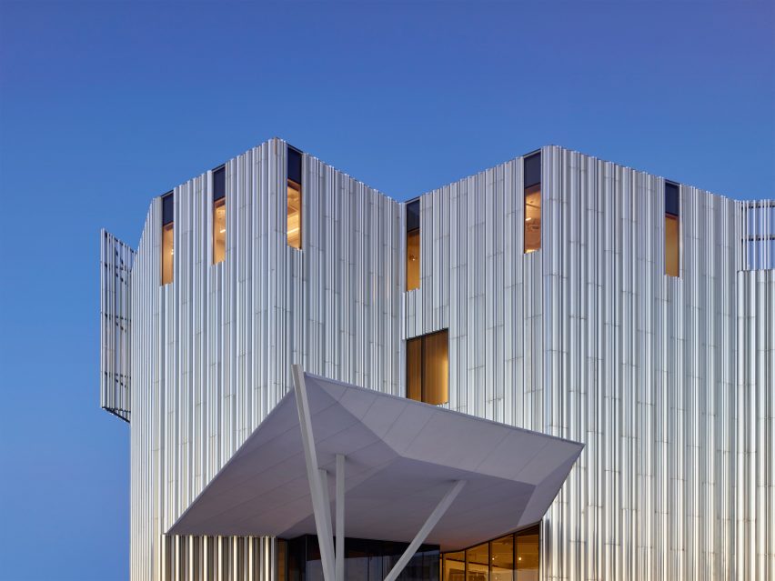 Oklahoma Contemporary by Rand Elliot Architects
