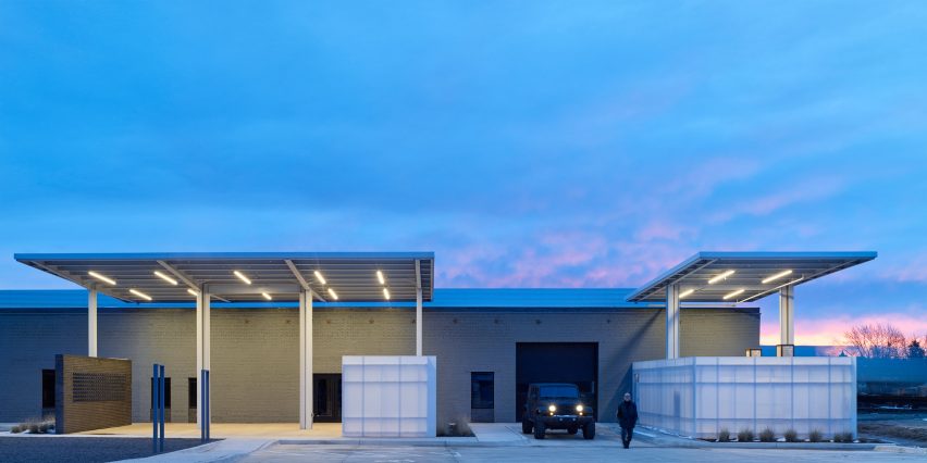 Oklahoma Contemporary by Rand Elliot Architects