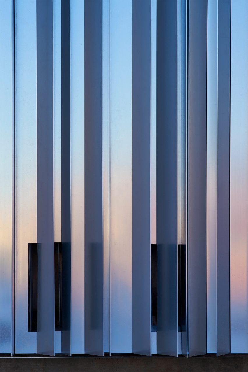 Oklahoma Contemporary by Rand Elliot Architects