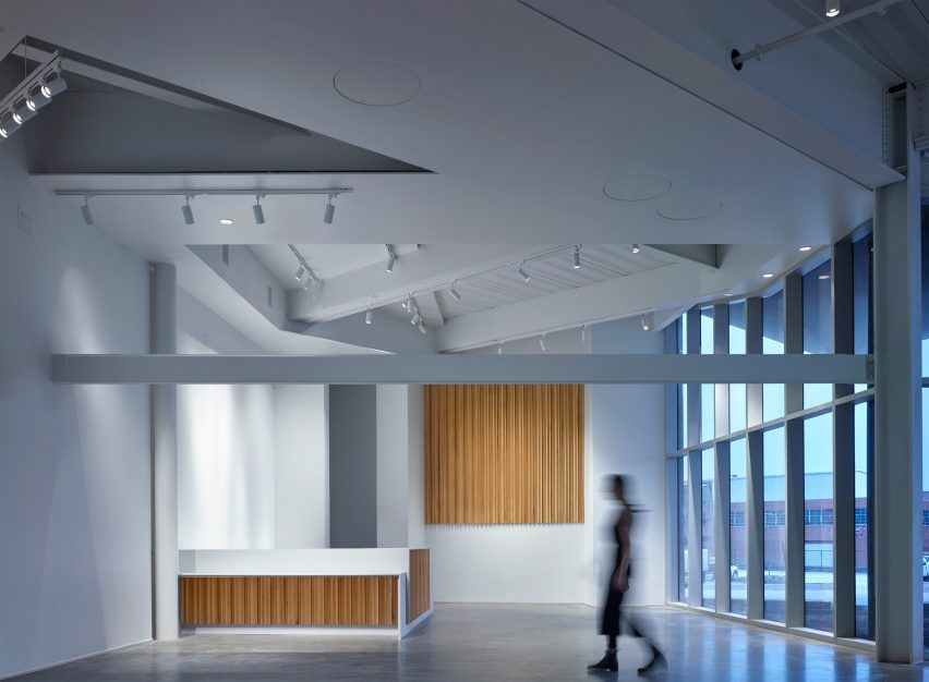 Oklahoma Contemporary by Rand Elliot Architects