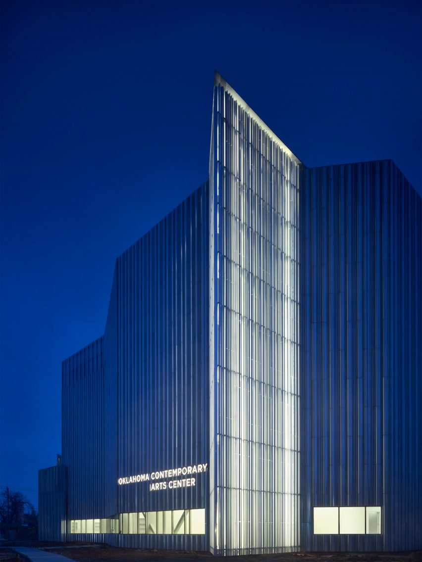 Oklahoma Contemporary by Rand Elliot Architects
