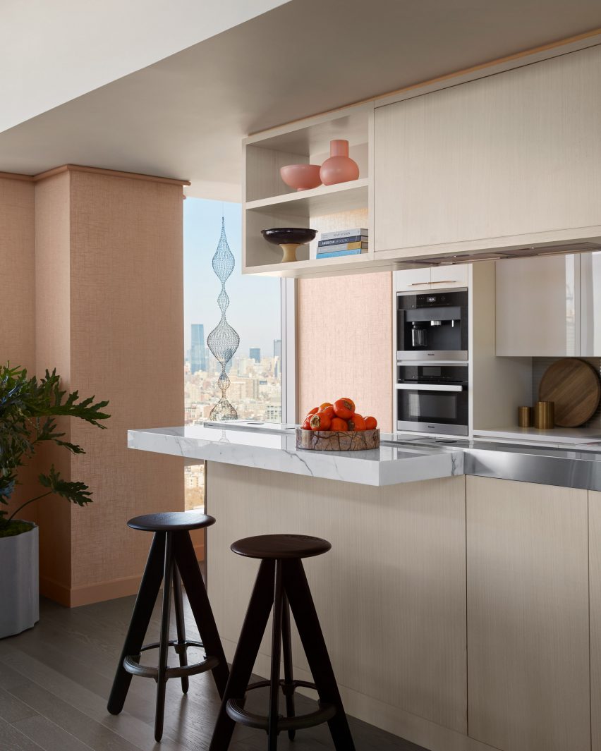 One Manhattan Square apartment by Jamie Bush
