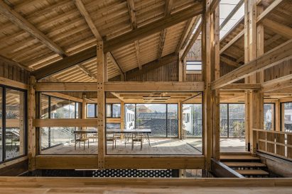 Party and Public Service Center of Yuanheguan Village by LUO studio in China