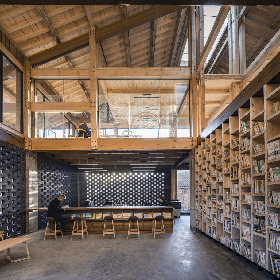 Party and Public Service Center of Yuanheguan Village by LUO studio in China