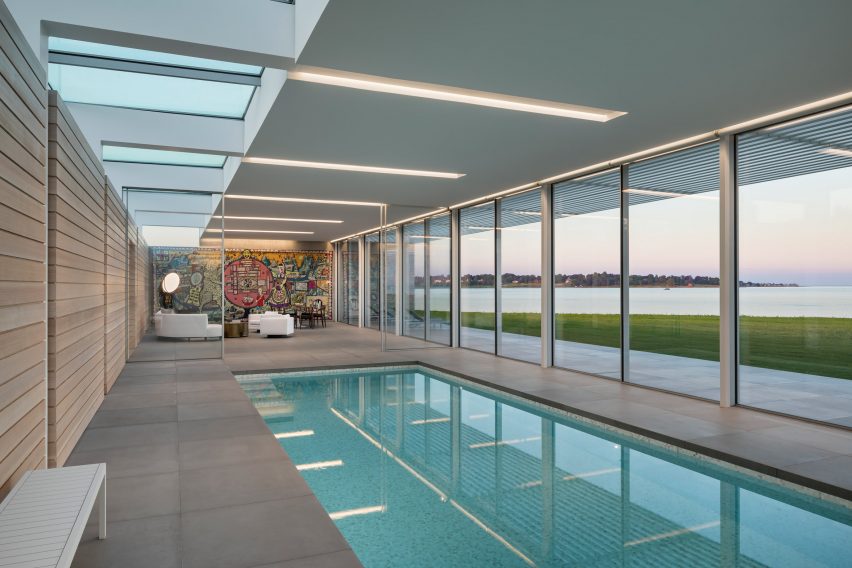 Pool House by Roger Ferris + Partners