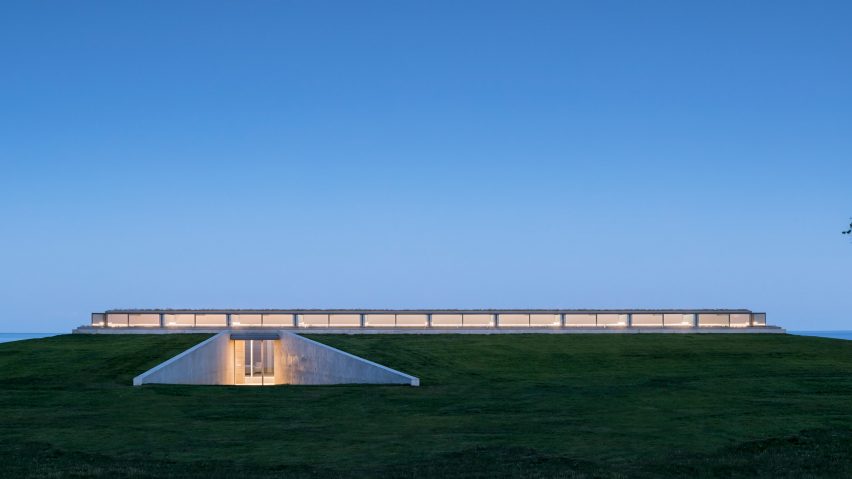 Pool House by Roger Ferris + Partners