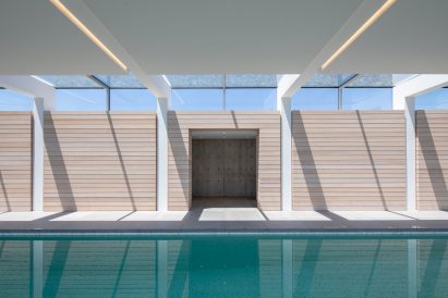 Pool House by Roger Ferris + Partners