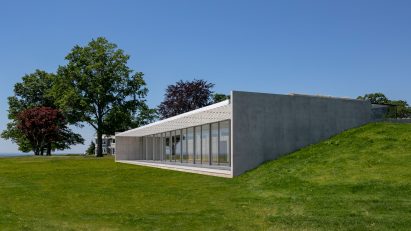 Pool House by Roger Ferris + Partners