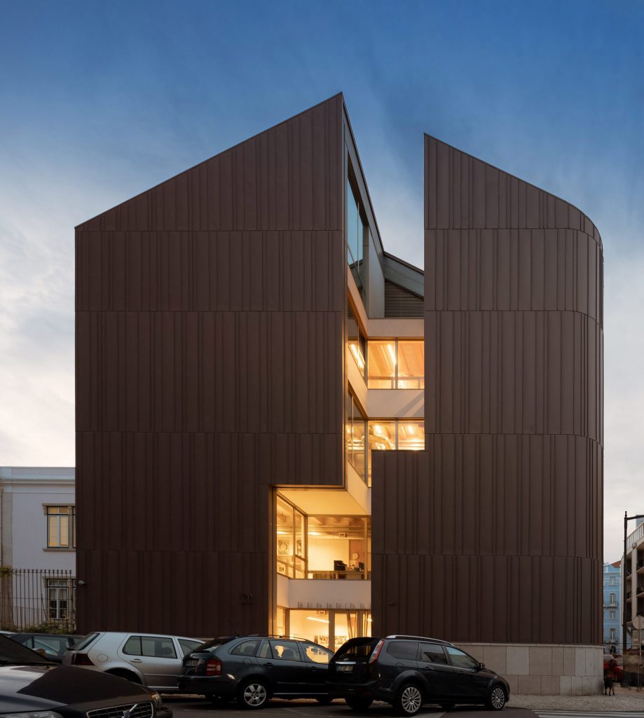 Redbridge School by ARX Portugal