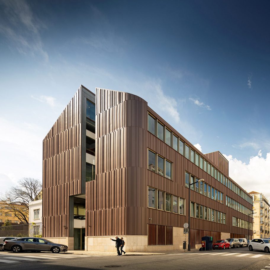 Redbridge School by ARX Portugal