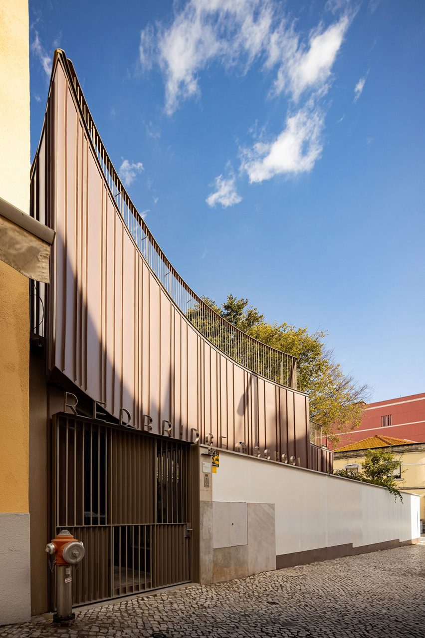 Redbridge School by ARX Portugal