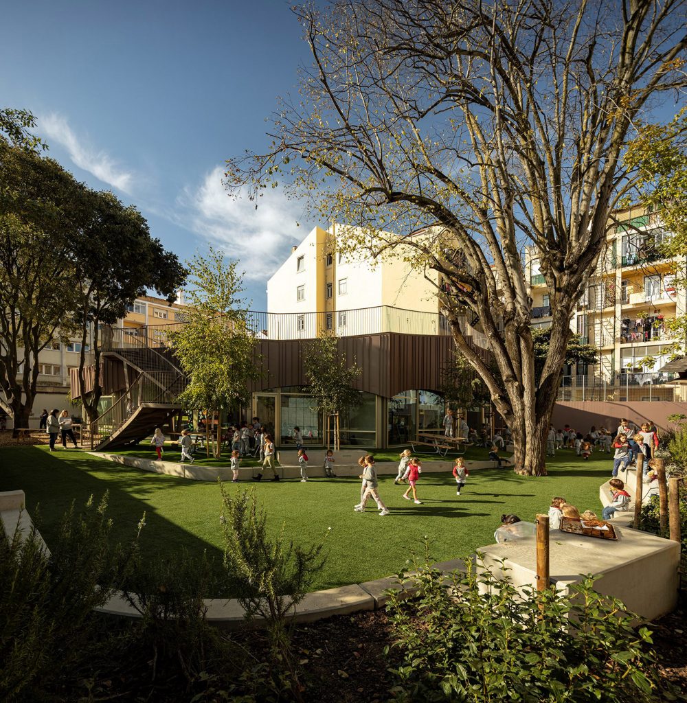 Redbridge School by ARX Portugal
