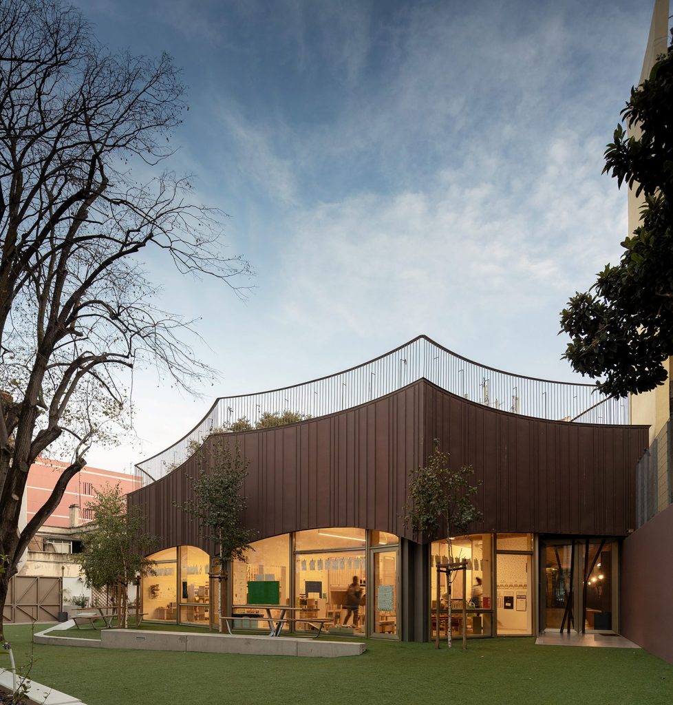 Redbridge School by ARX Portugal