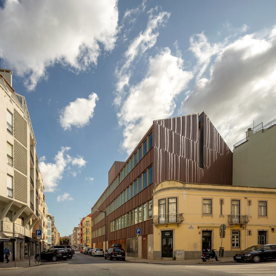 Redbridge School by ARX Portugal