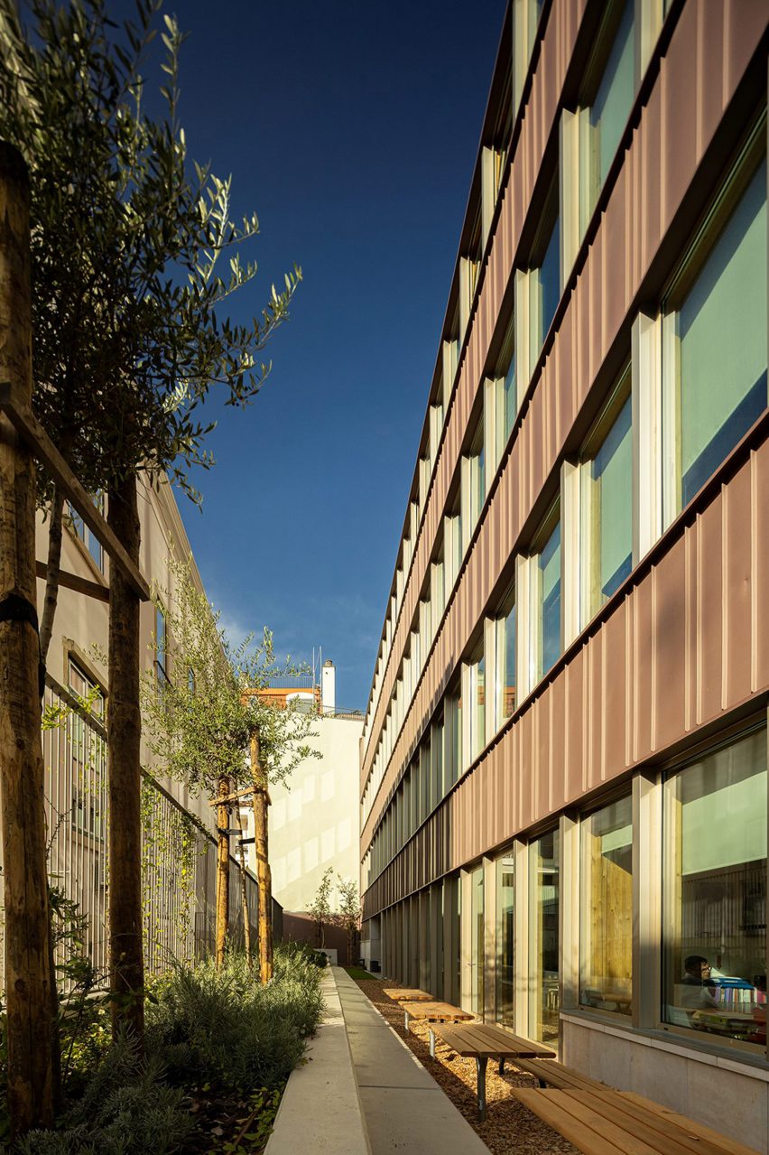 Redbridge School by ARX Portugal