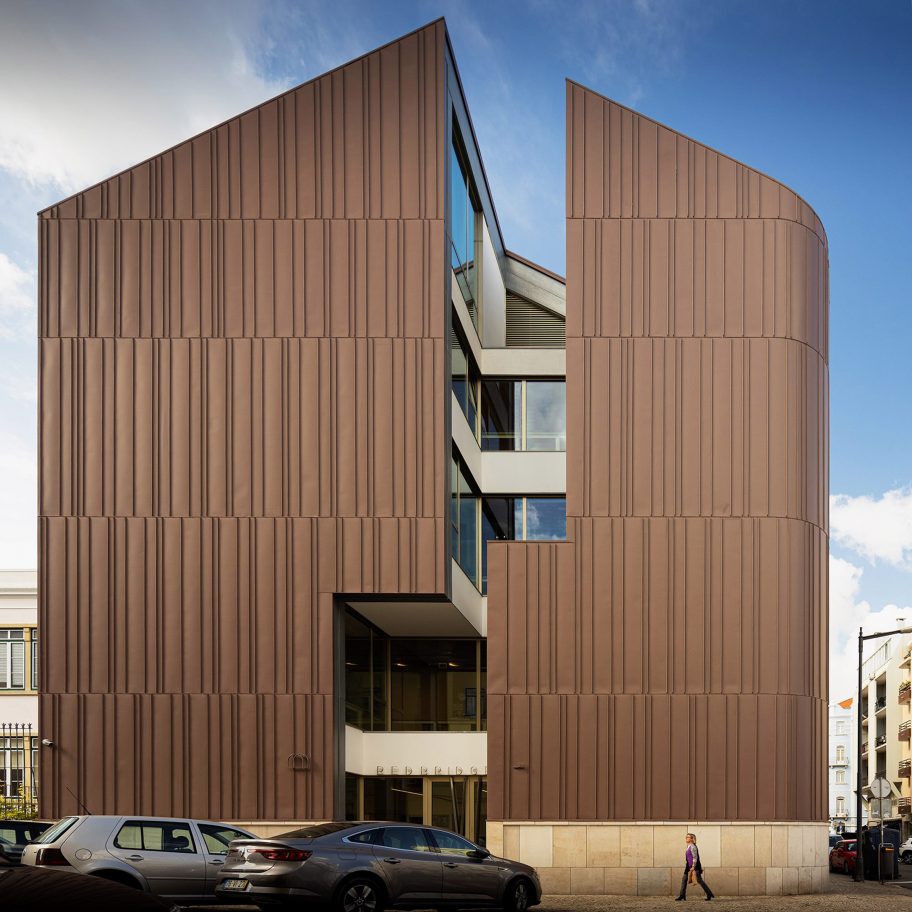 Redbridge School by ARX Portugal