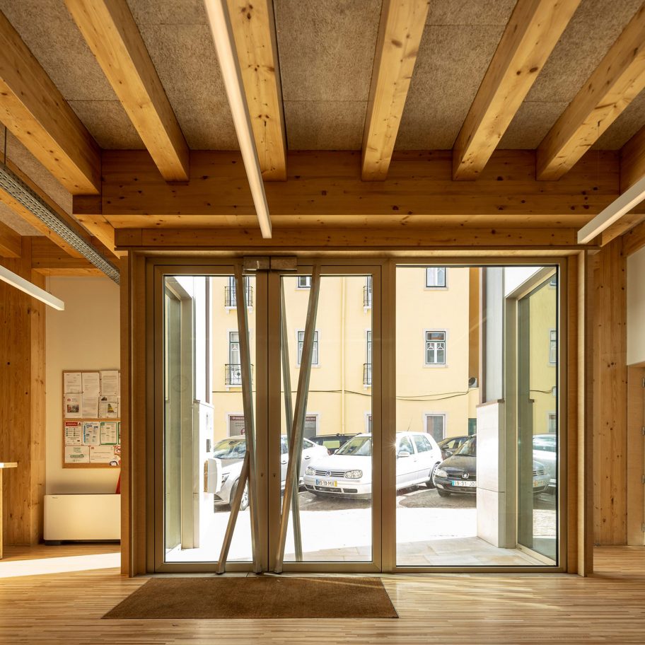 Redbridge School by ARX Portugal