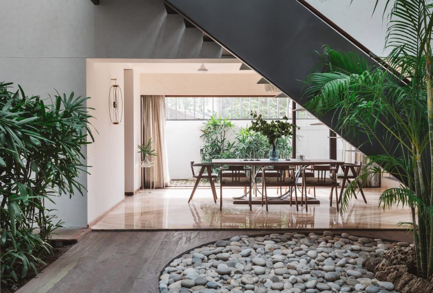 Sarpanch House by Neogenesis+Studi0261