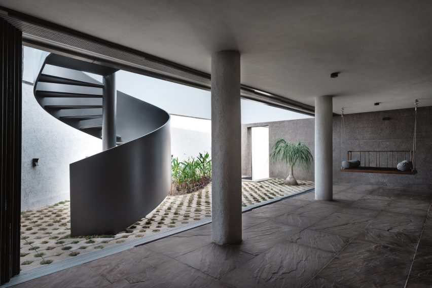 Sarpanch House by Neogenesis+Studi0261
