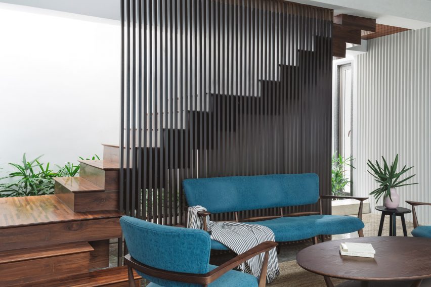Sarpanch House by Neogenesis+Studi0261