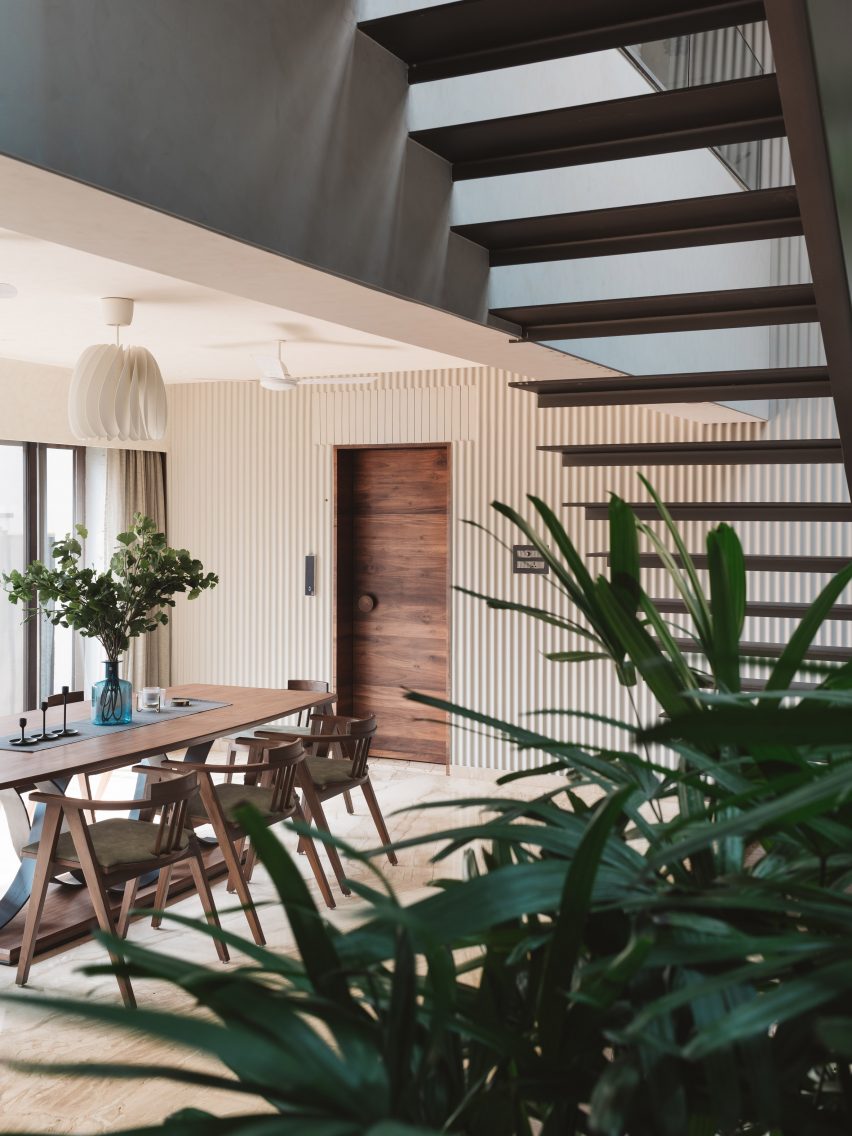 Sarpanch House by Neogenesis+Studi0261