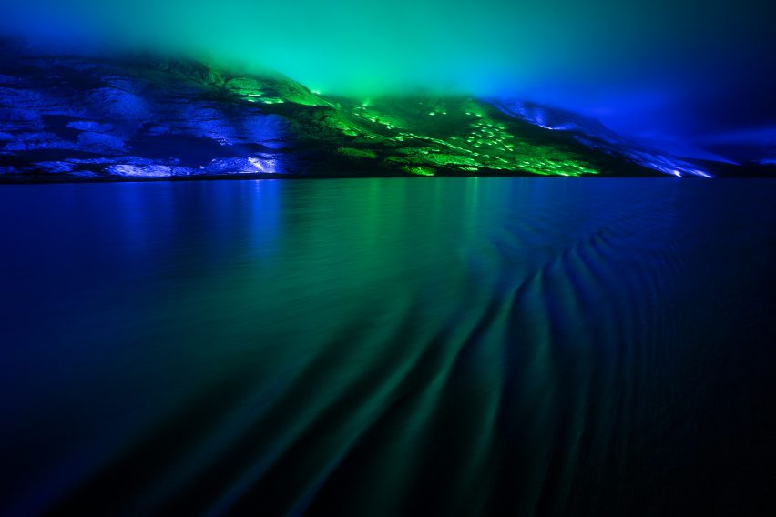 Kari Kola illuminates Irish mountainside with 1,000 lights