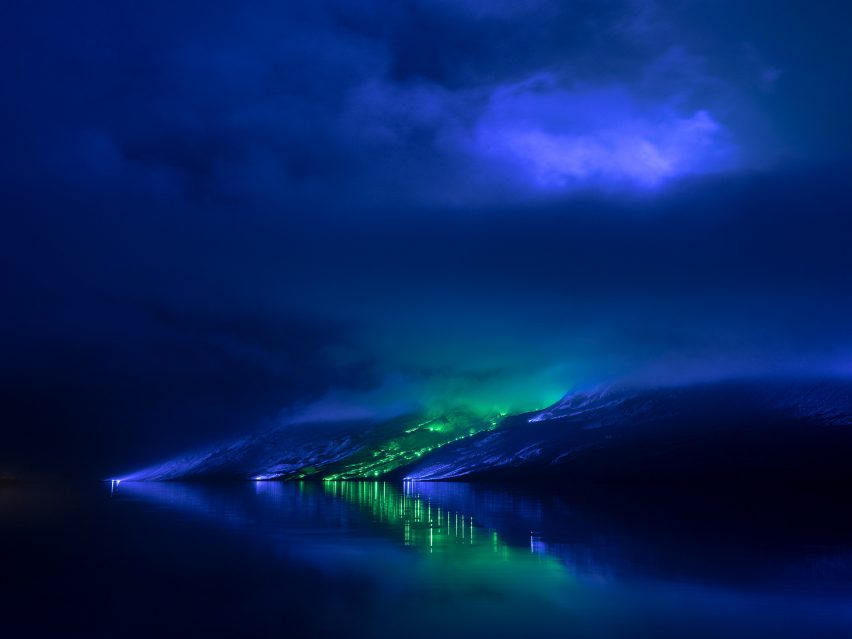 Kari Kola illuminates Irish mountainside with 1,000 lights