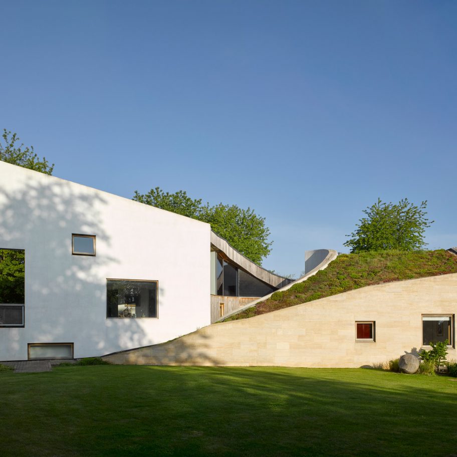 Stonecrop by Featherstone Young in Wing, Rutland, UK