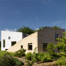 Stonecrop by Featherstone Young in Wing, Rutland, UK