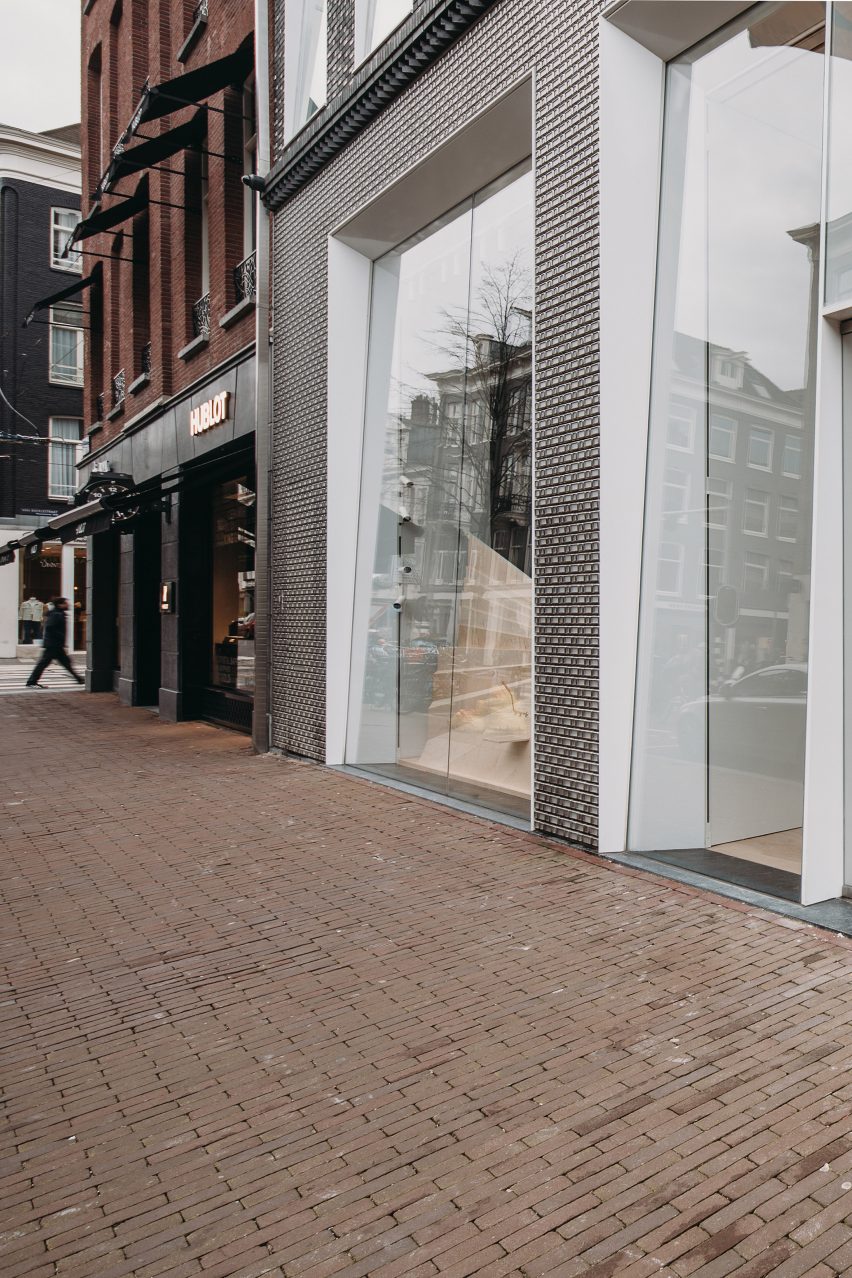 Louis Vuitton store on PC Hooftstraat called Brick Pixelation by UNStudio