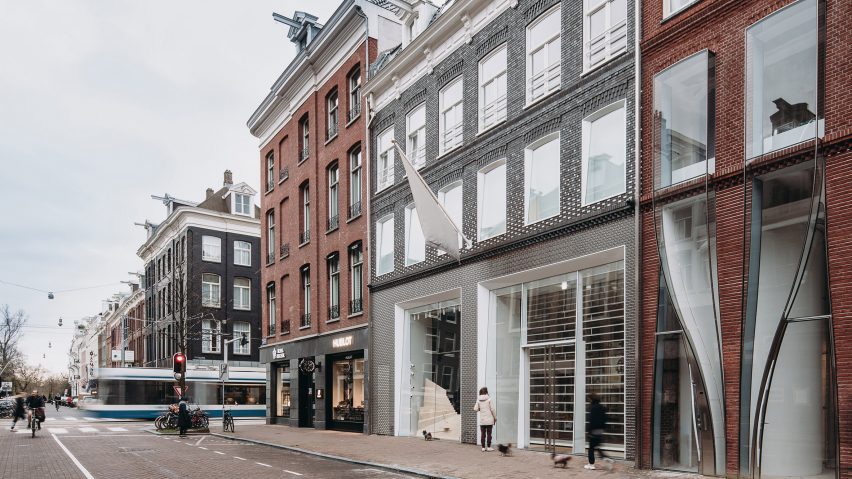 Louis Vuitton store on PC Hooftstraat called Brick Pixelation by UNStudio