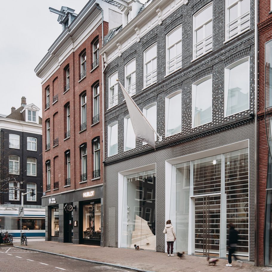 Louis Vuitton store on PC Hooftstraat called Brick Pixelation by UNStudio