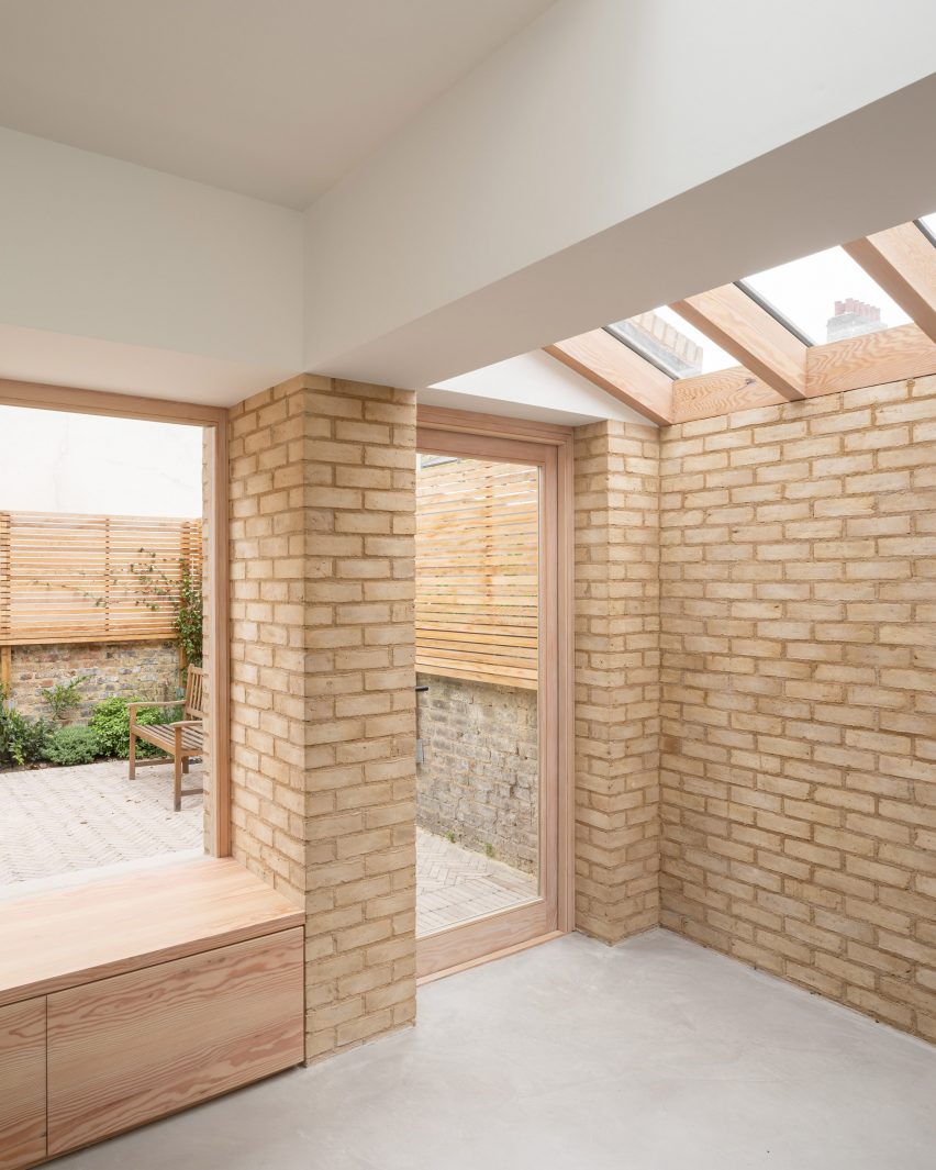 Vestry Road house extension by Oliver Leech Architects kitchen