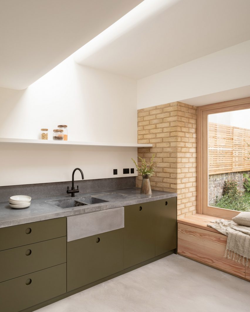 Vestry Road house extension by Oliver Leech Architects kitchen