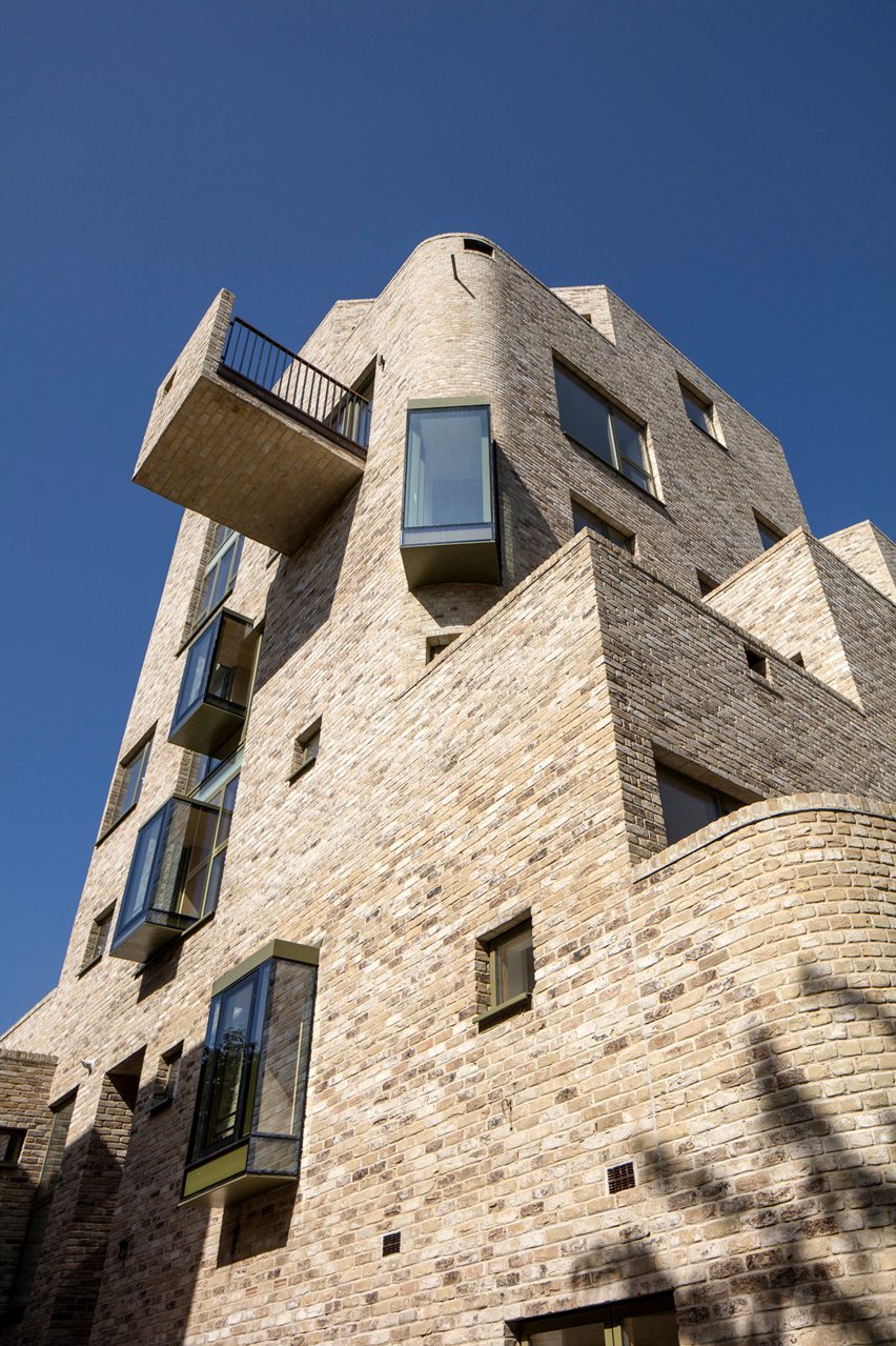 95 Peckham Road housing by Peter Barber Architects
