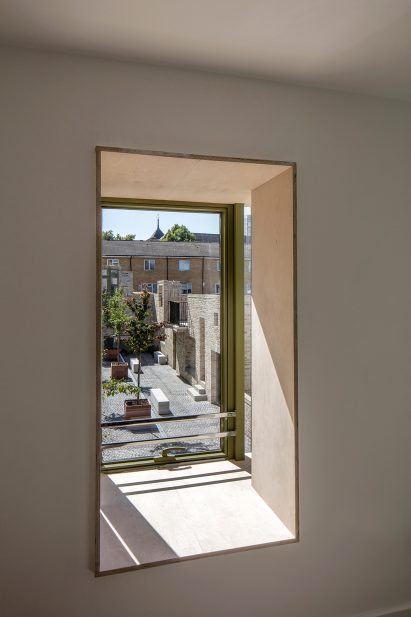 95 Peckham Road housing by Peter Barber Architects