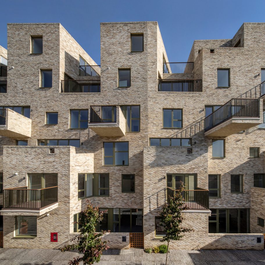 95 Peckham Road housing by Peter Barber Architects