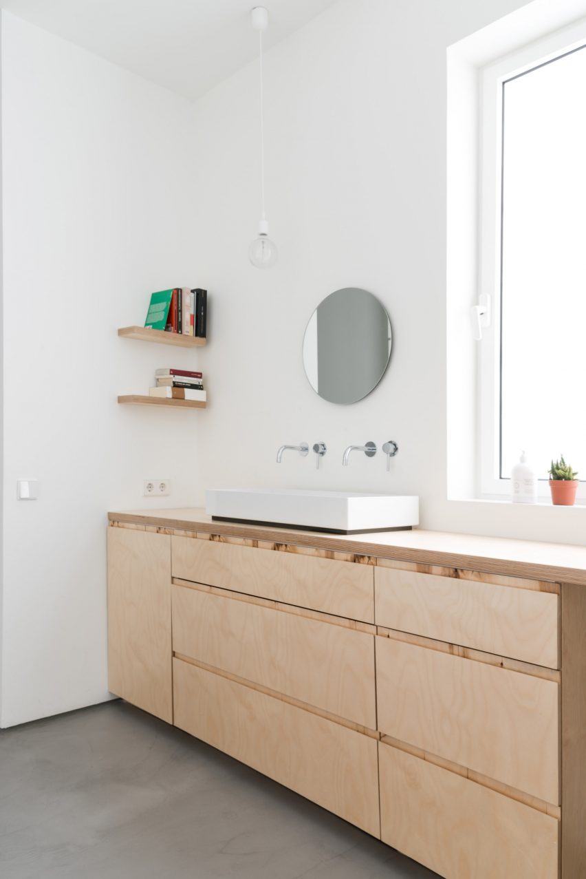 Apartment in Lavapiés by Leticia Saá