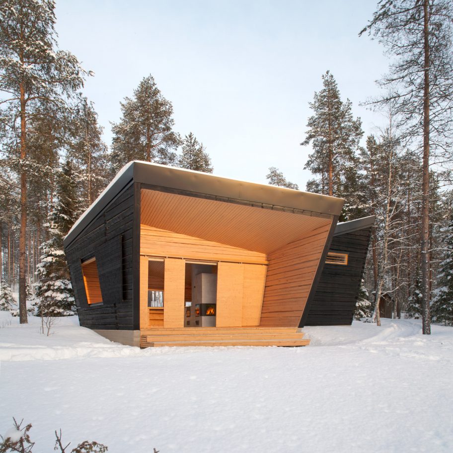 Arctic Sauna Pavilion by Toni Yli-Suvanto Architects