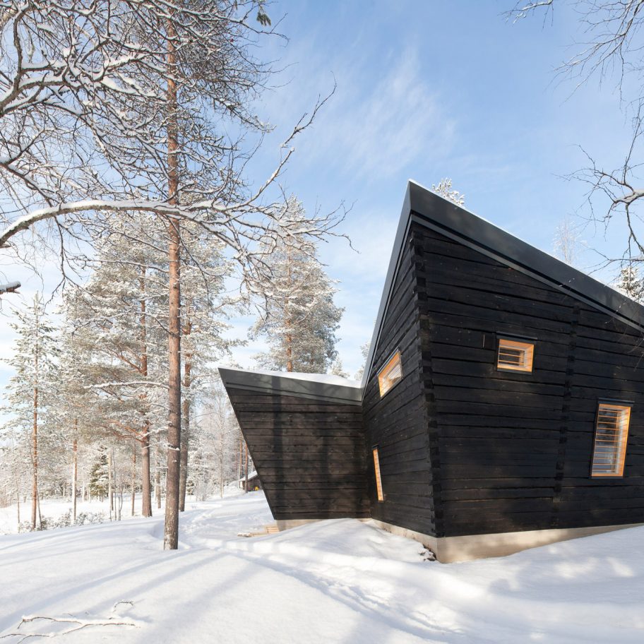 Arctic Sauna Pavilion by Toni Yli-Suvanto Architects
