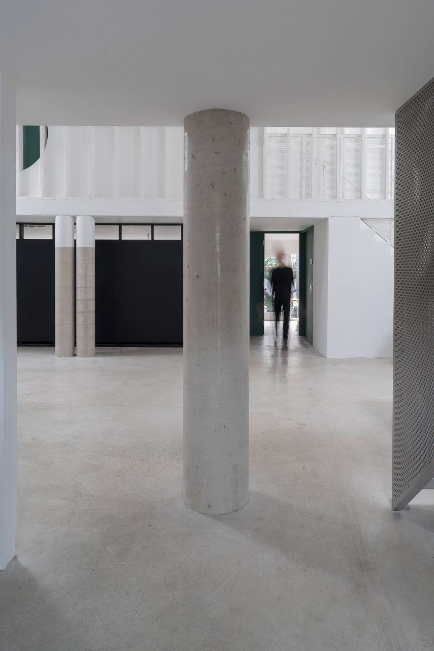 Avenue Road warehouse conversion by Clancy Moore Architects column