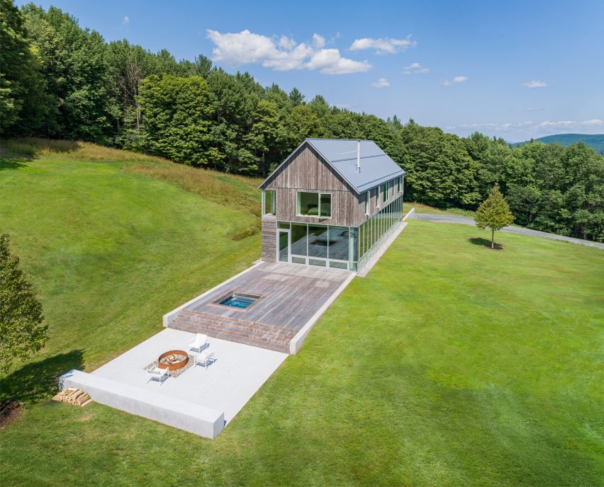 Bank Barn by Birdseye Design
