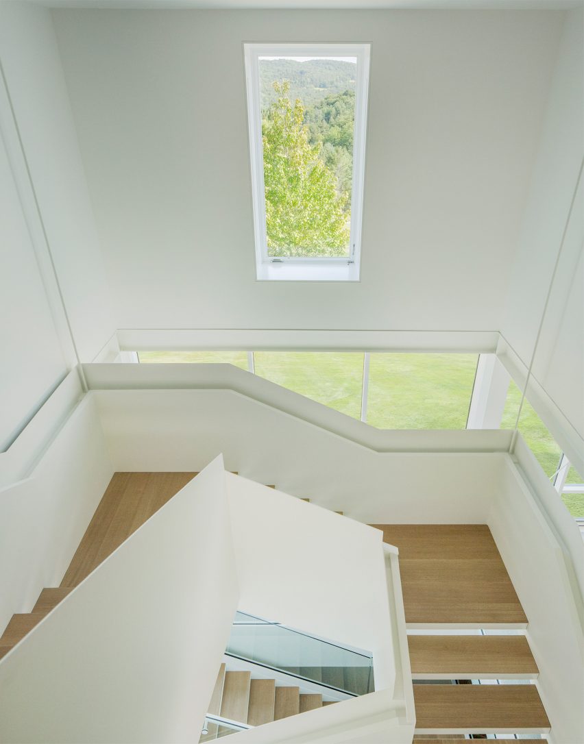 Bank Barn by Birdseye Design