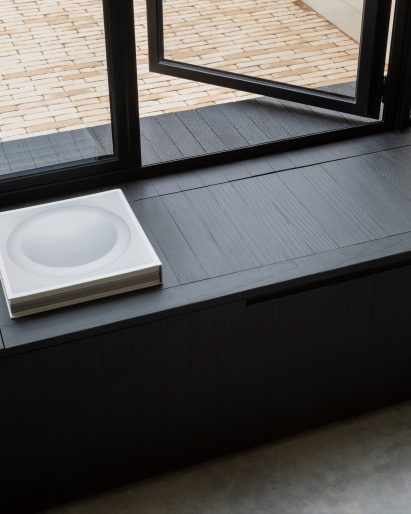 Burnt House by Will Gamble Architects and Smith & Butler window seat