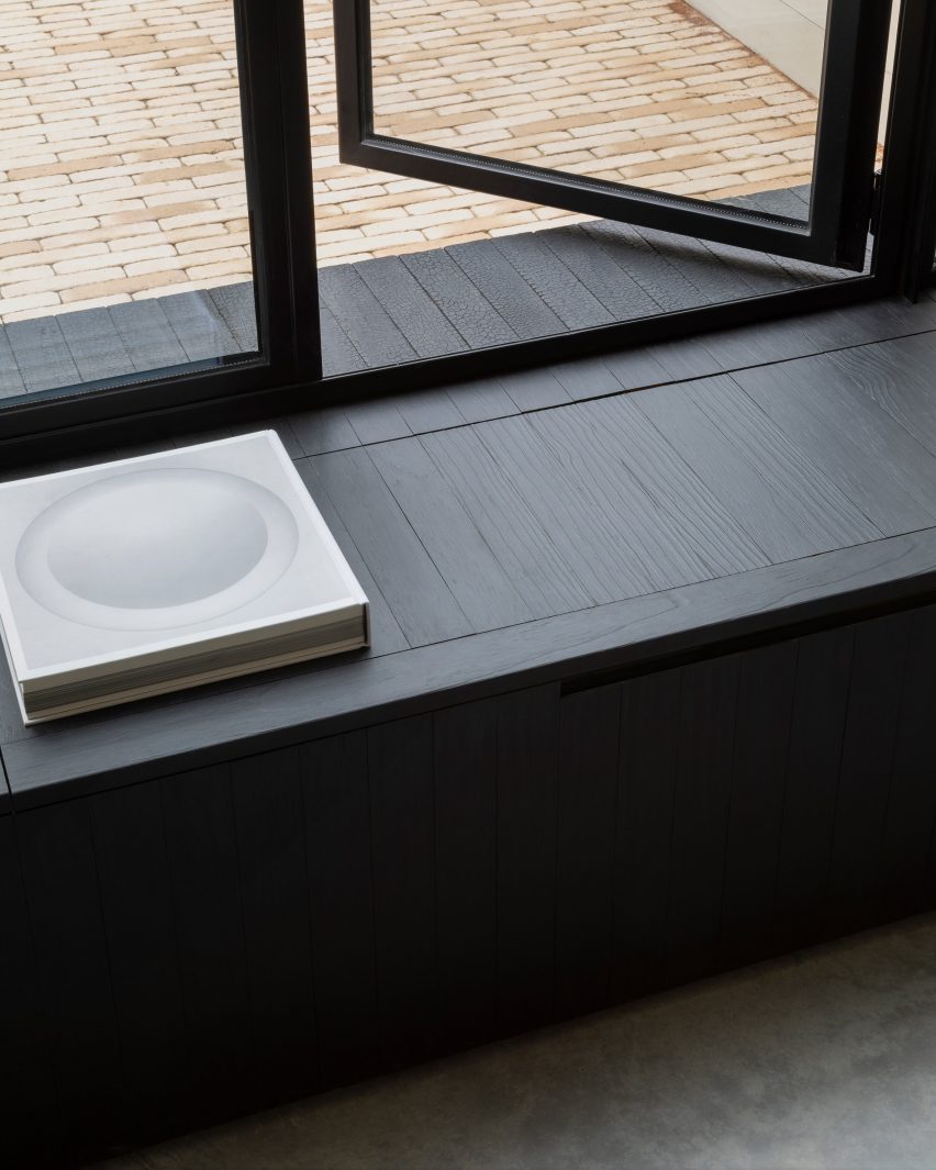 Burnt House by Will Gamble Architects and Smith & Butler window seat